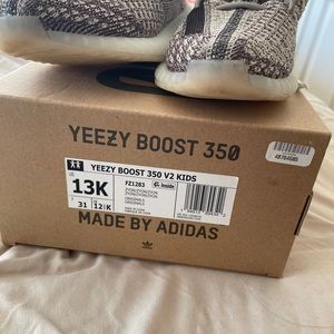 Yeezzy  boost kids 350 Original box